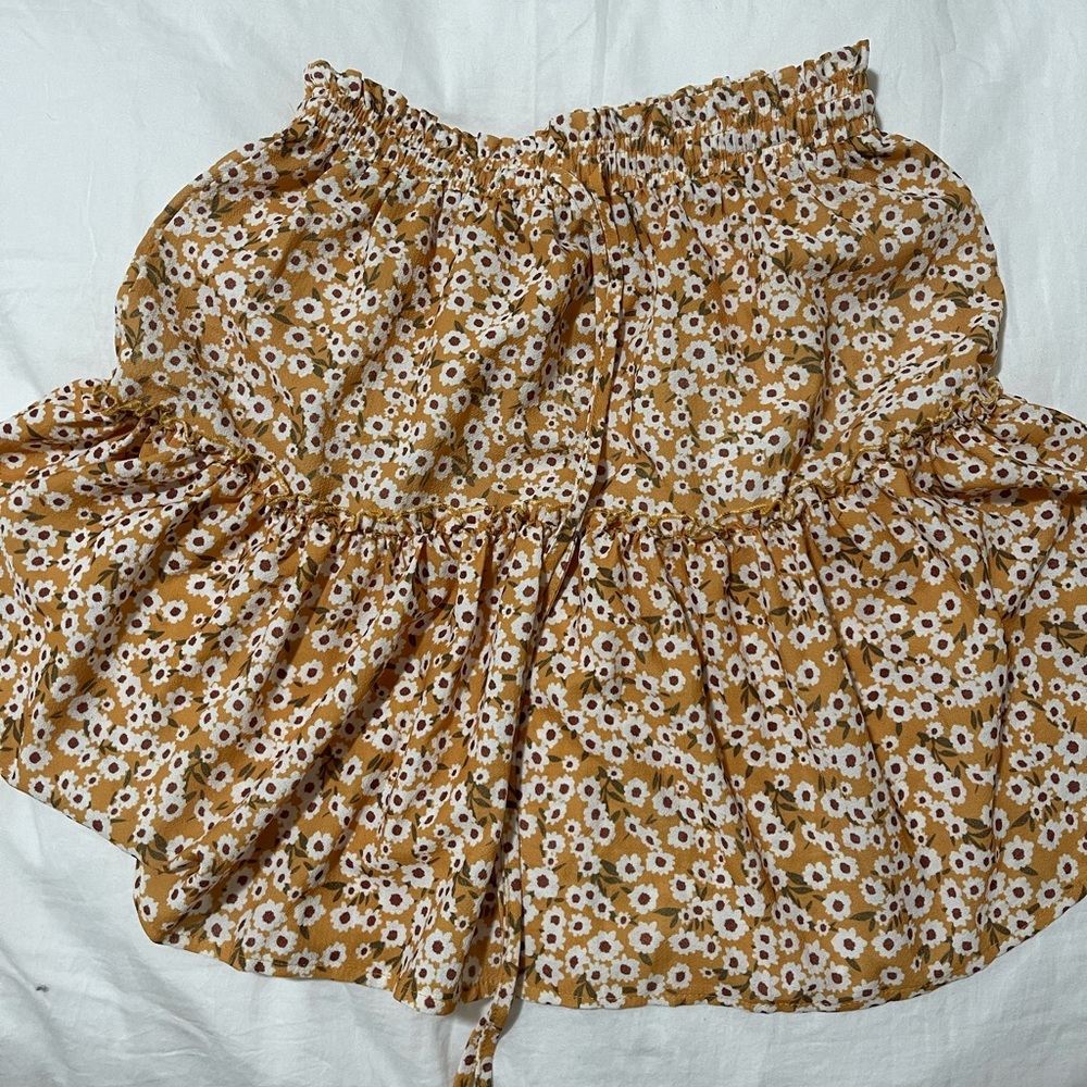 Floral mini skirt